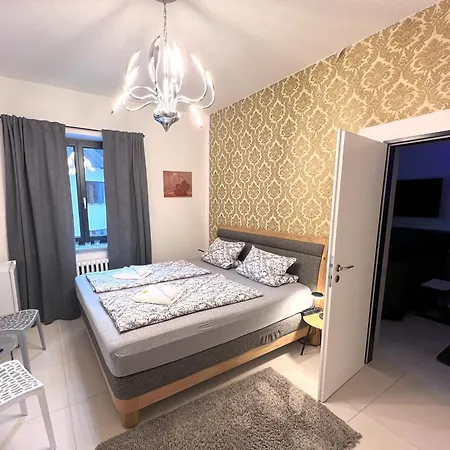 Apartment Grand V Centru *