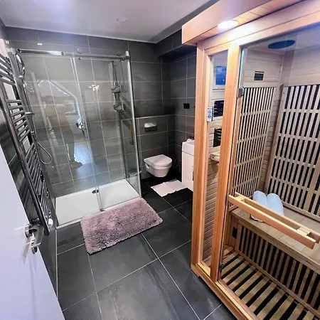 Apartment Grand V Centru *
